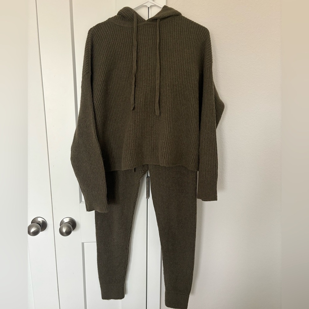 Jenni Kayne Sweater Set!